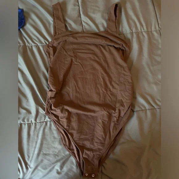 Old navy Maternity sleeveless bodysuit top - Picture 6 of 7